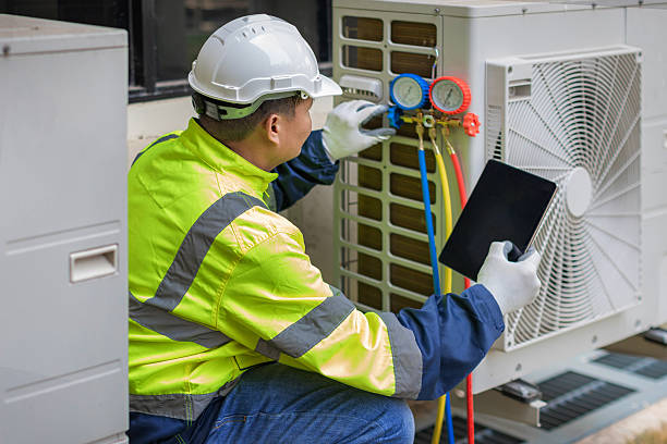 Professional Hvac technician working in Wyandanch, NY